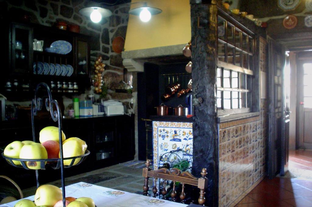 Casa Do Meio Do Povo - Turismo De Habitacao 샤베스 외부 사진